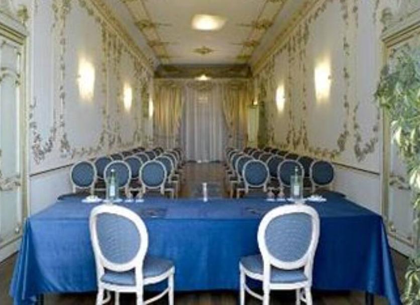 Conference room Ảnh