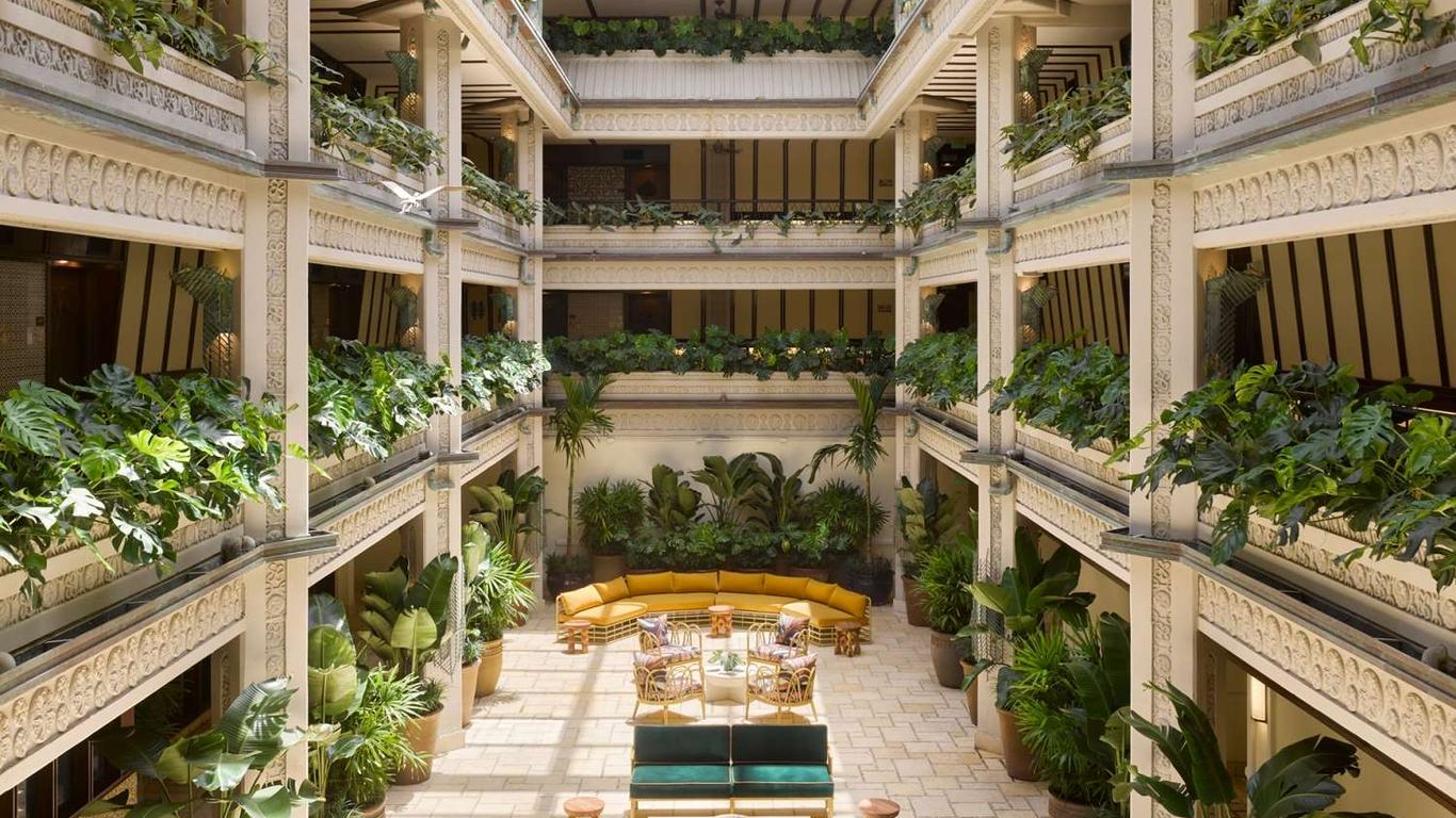 Mayfair House Hotel & Garden