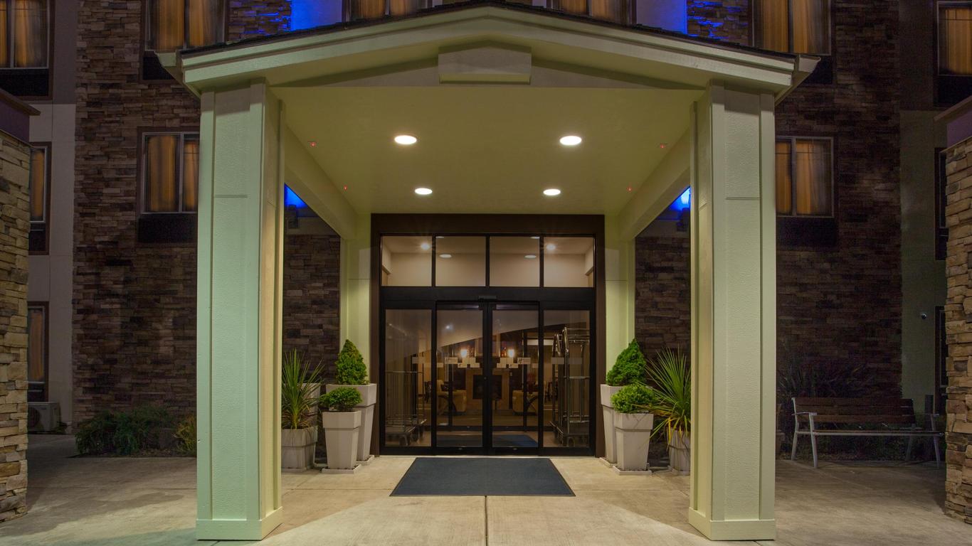 Holiday Inn Express Hotel & Suites Newport, An IHG Hotel