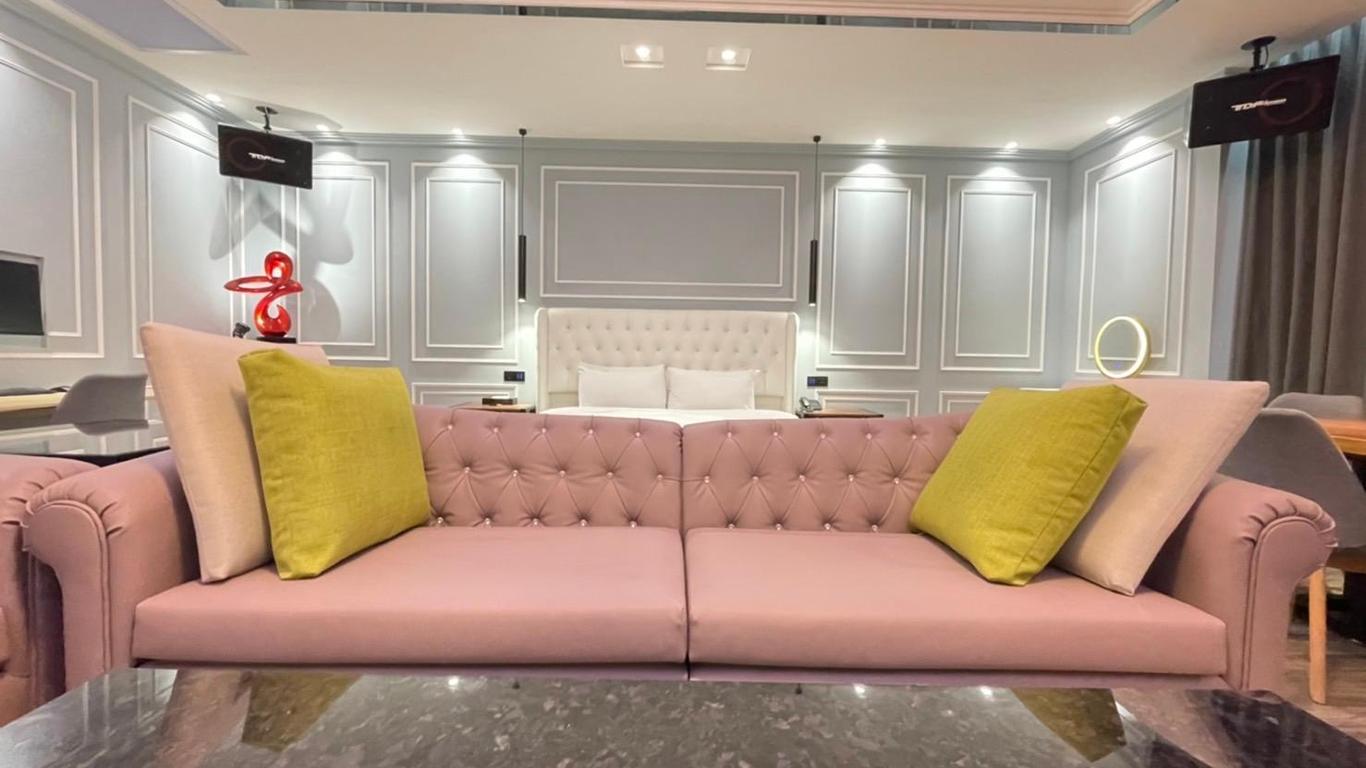 Minimalist Fashion Motel