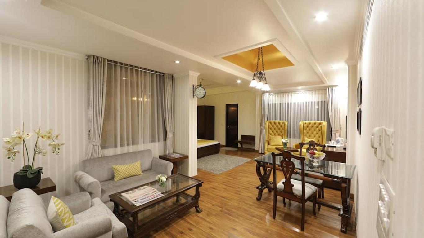 Rockland Hotel, C.R Park