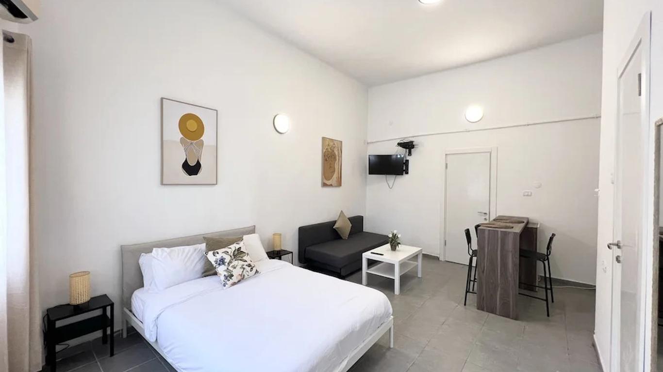 Ha-Carmel Market Apartment
