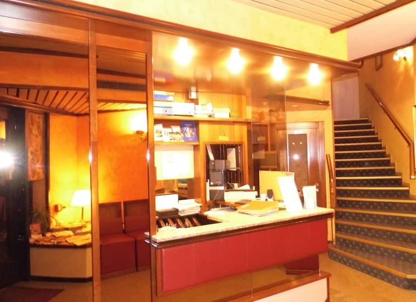 Lễ tân Ảnh