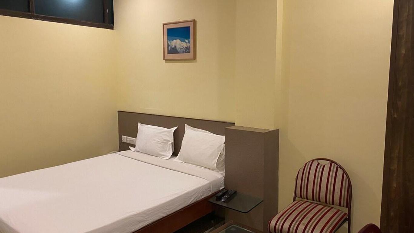 Nandhini Hotel Minerva Circle