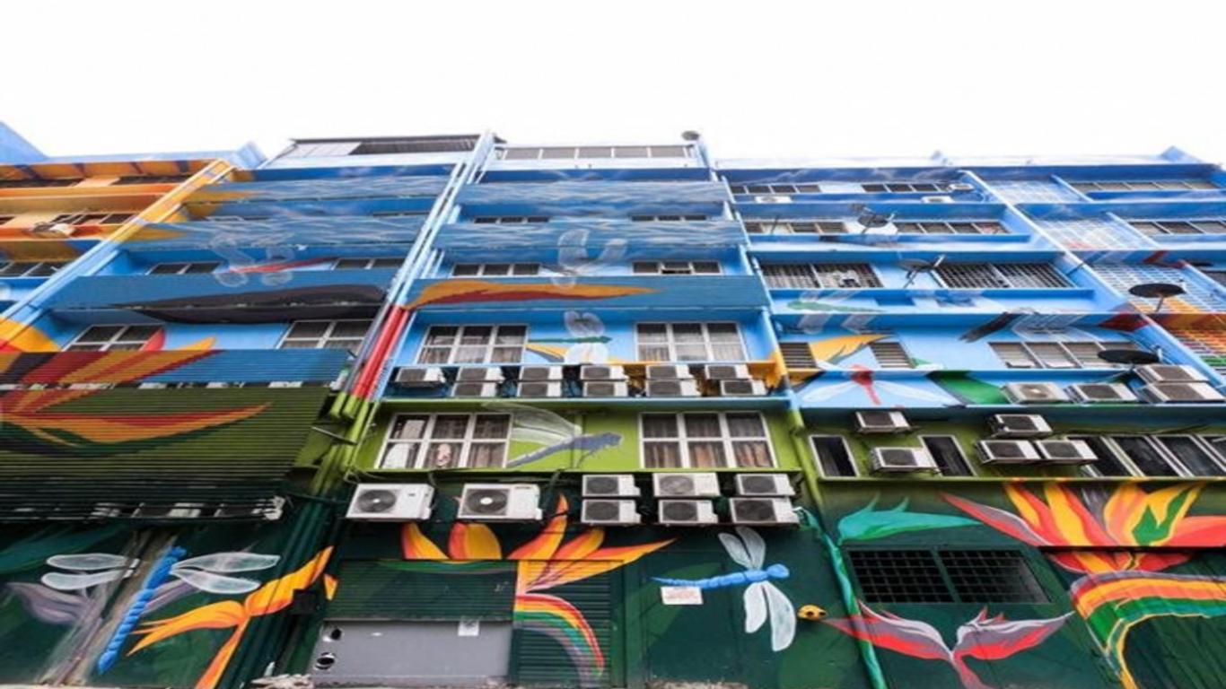 Aura Hotel