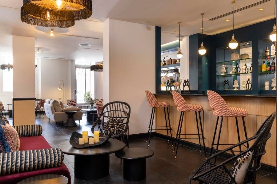 Bar