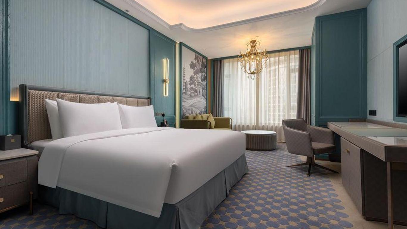 Celebrity City Hotel