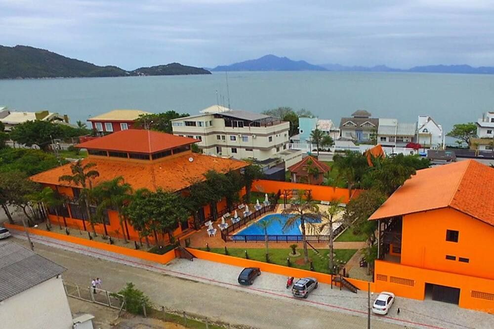 Cảnh ngoài trời