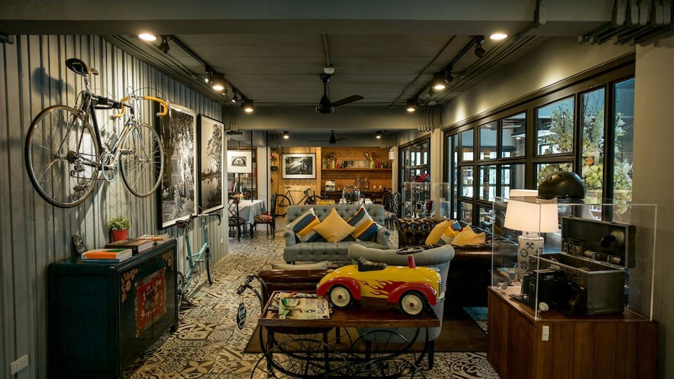 Nandha Hotel