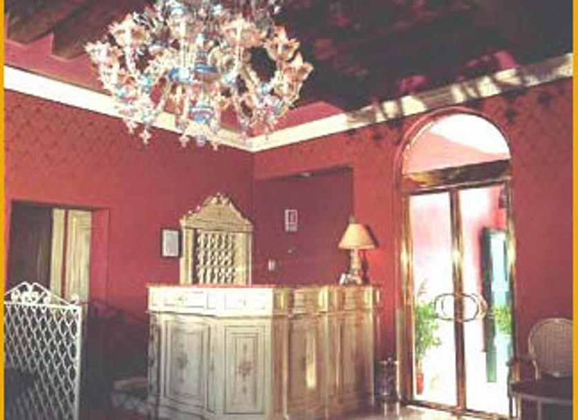 Lễ tân Ảnh