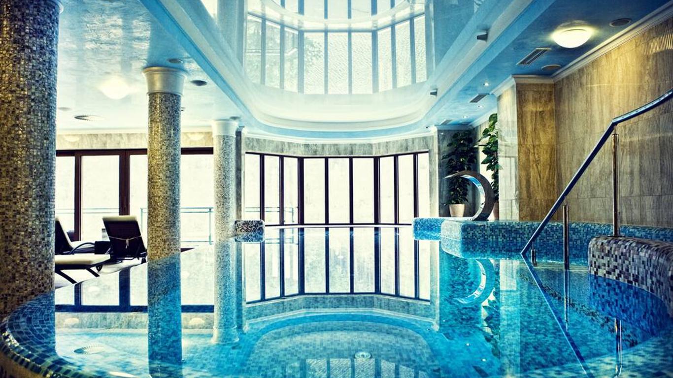 Retro Riverside Wellness Resort