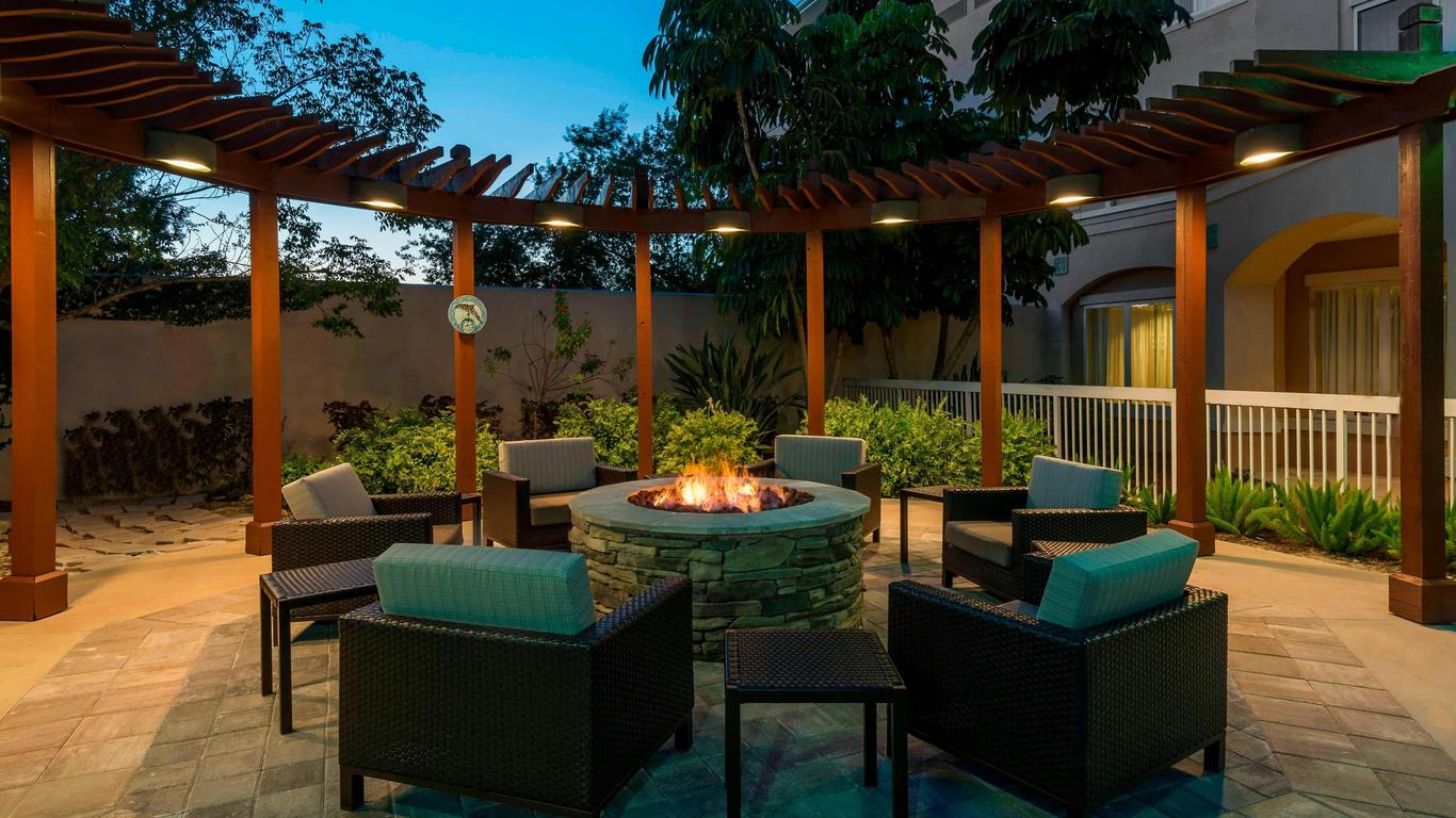 Courtyard Fort Myers at I-75 and Gulf Coast Town Center