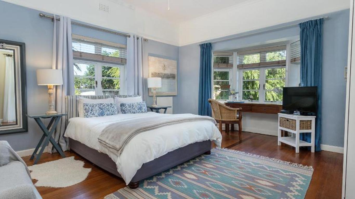 Walker Bay Manor