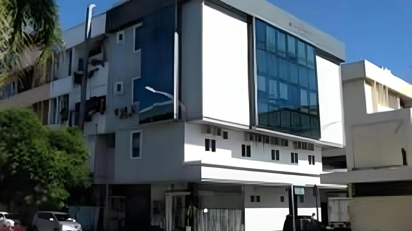 Hii-5 Hotel