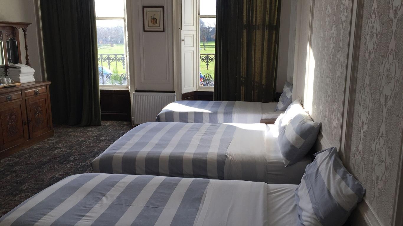 Adelphi Hotel