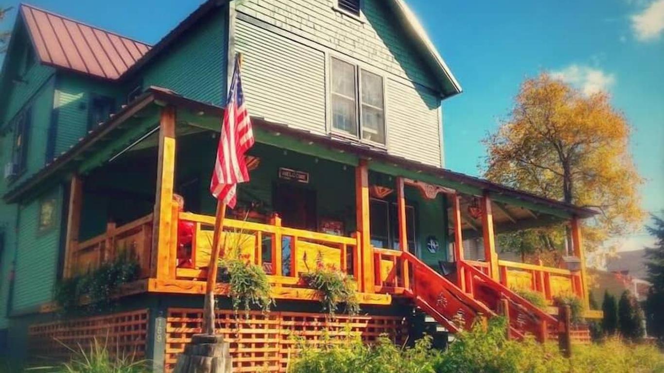 Paradox Lodge & Cedar Lodge
