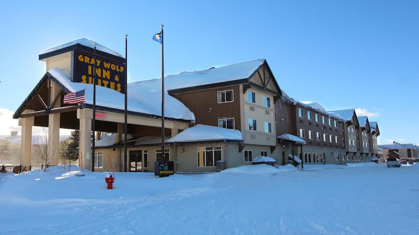 Gray Wolf Inn & Suites