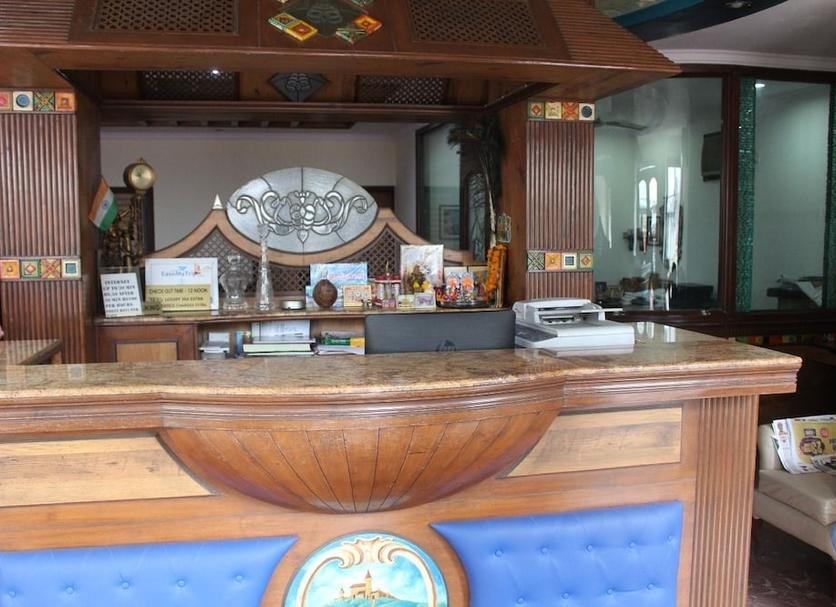 Lễ tân Ảnh