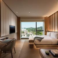 Joyze Hotel Xiamen, Curio Collection by Hilton
