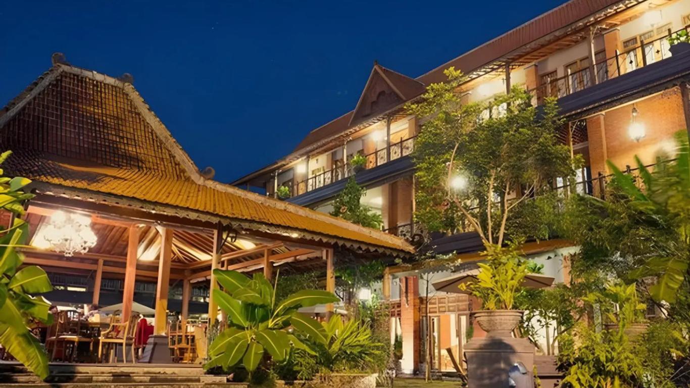 Omah Sinten Heritage Hotel & Resto