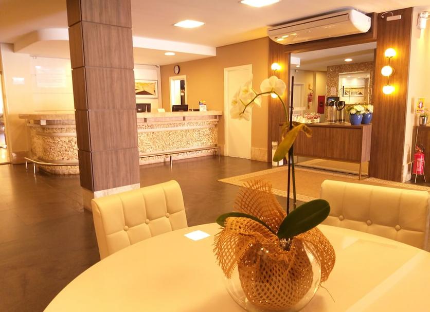 Lễ tân Ảnh
