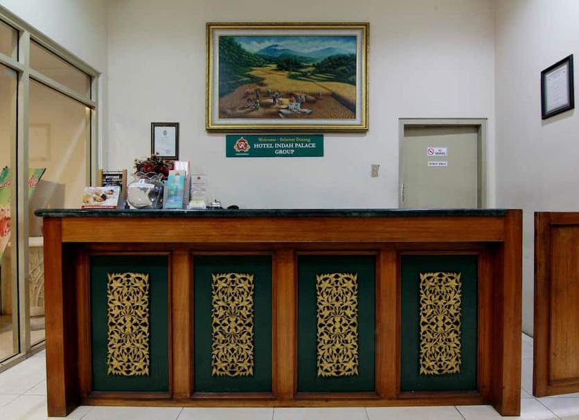 Lễ tân Ảnh