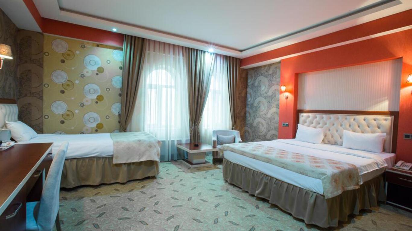 Grand Hotel