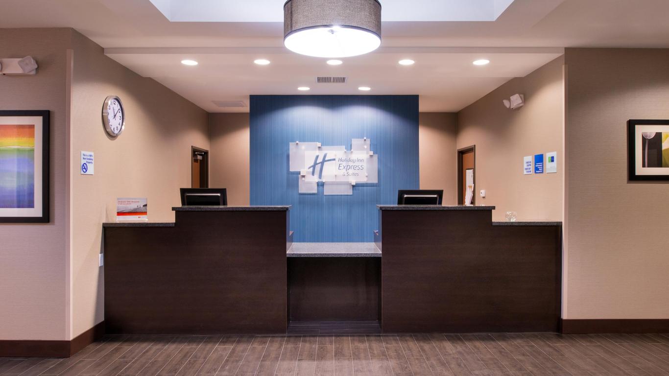 Holiday Inn Express & Suites Bakersfield Airport, An IHG Hotel