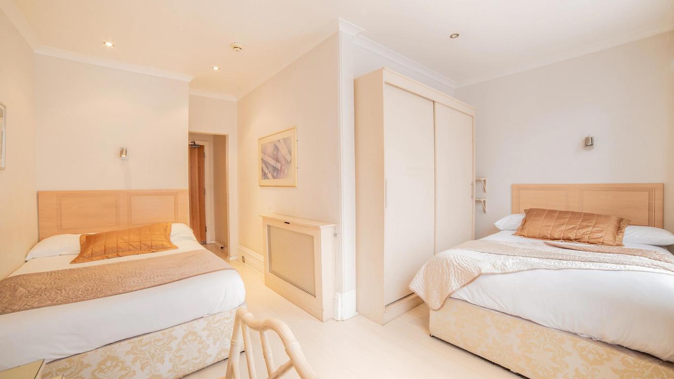 OYO Amsterdam Hotel