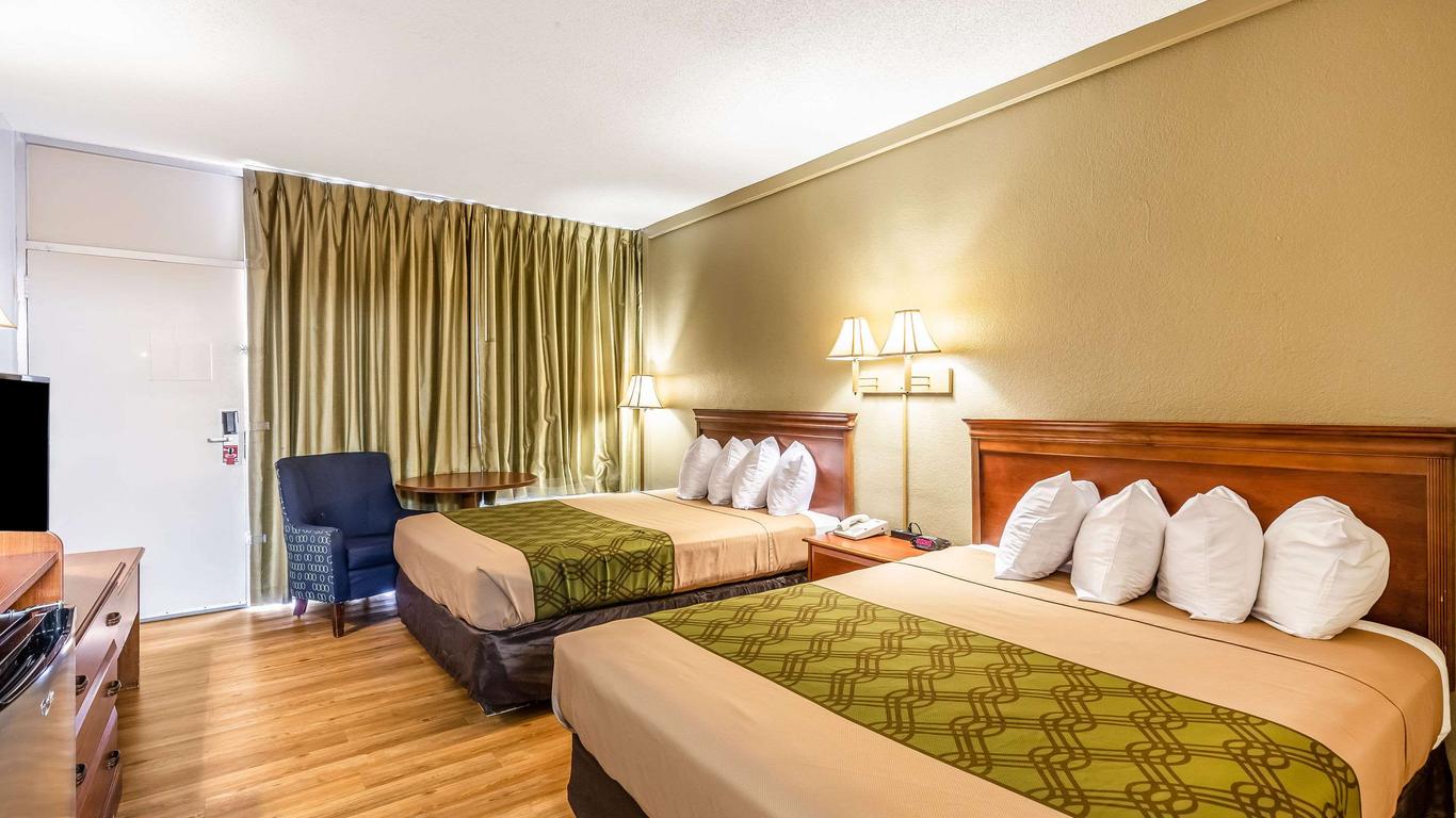 Econo Lodge North