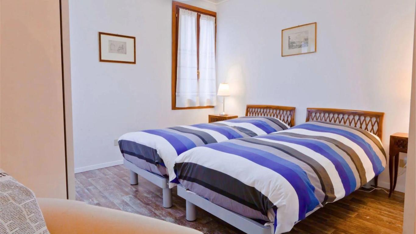 Hotel Henry