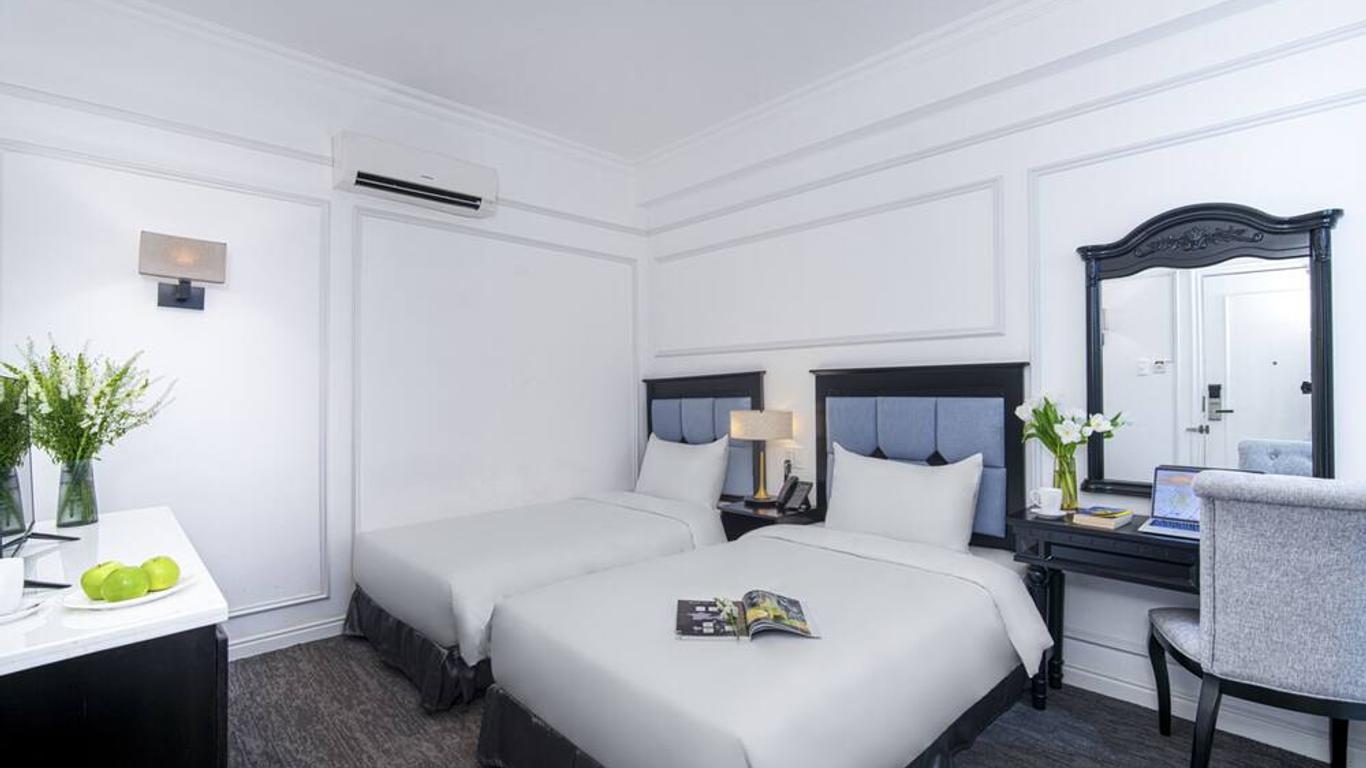 Kin Hotel Ly Tu Trong