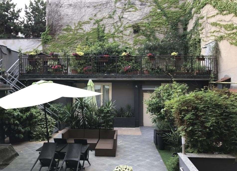 Cảnh ngoài trời