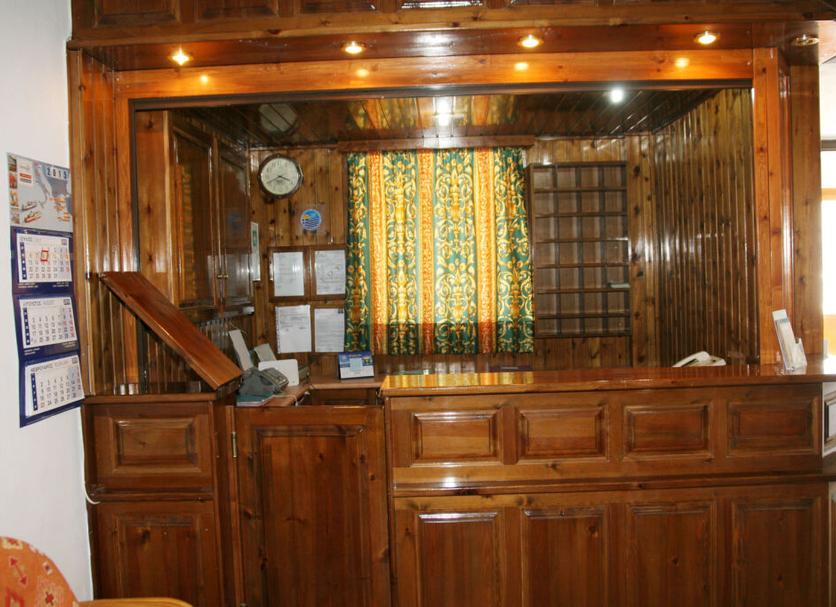 Lễ tân Ảnh