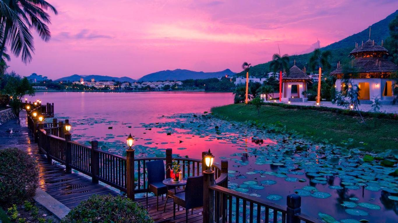 Golden Palm Resort