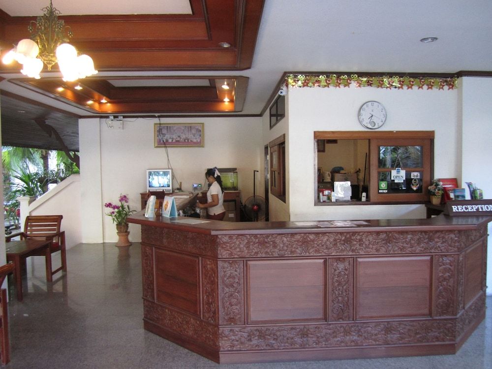 Lễ tân
