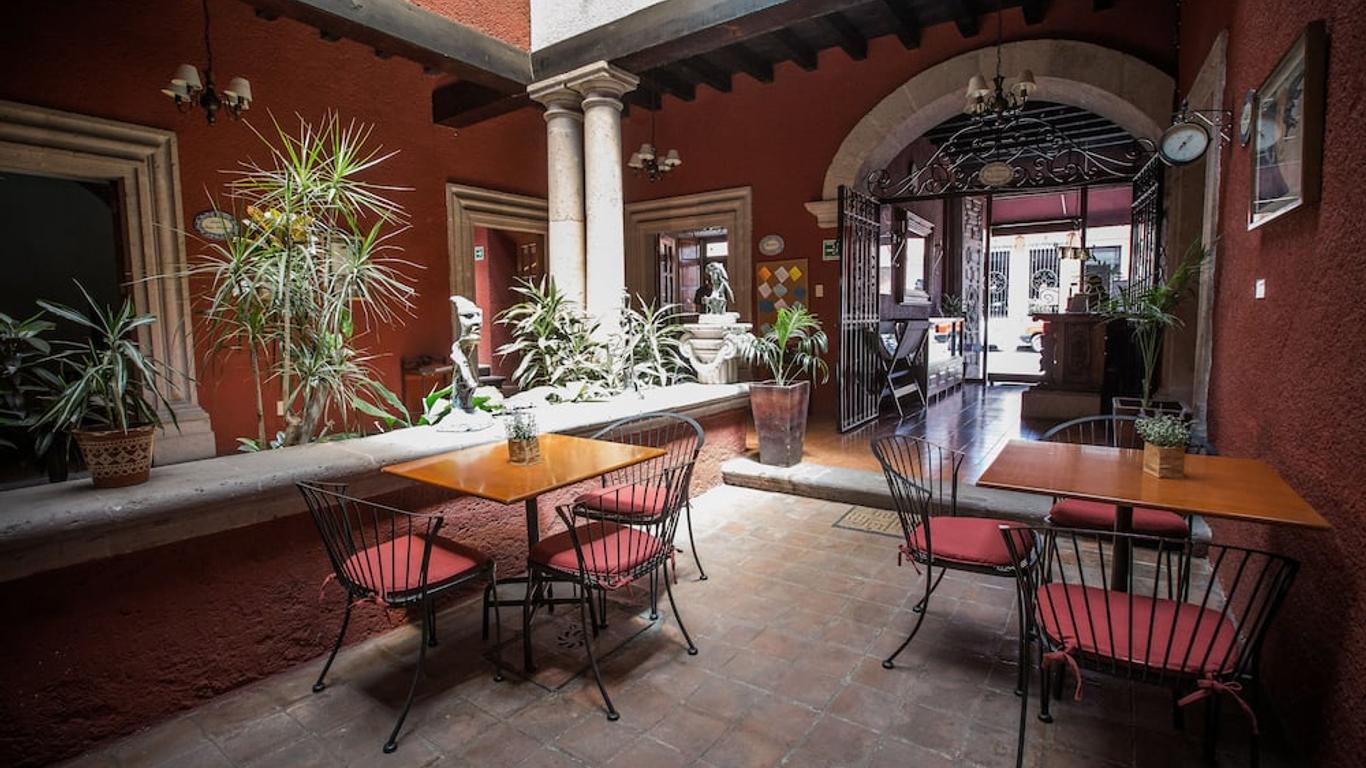 Pórtico Hotel & Galería