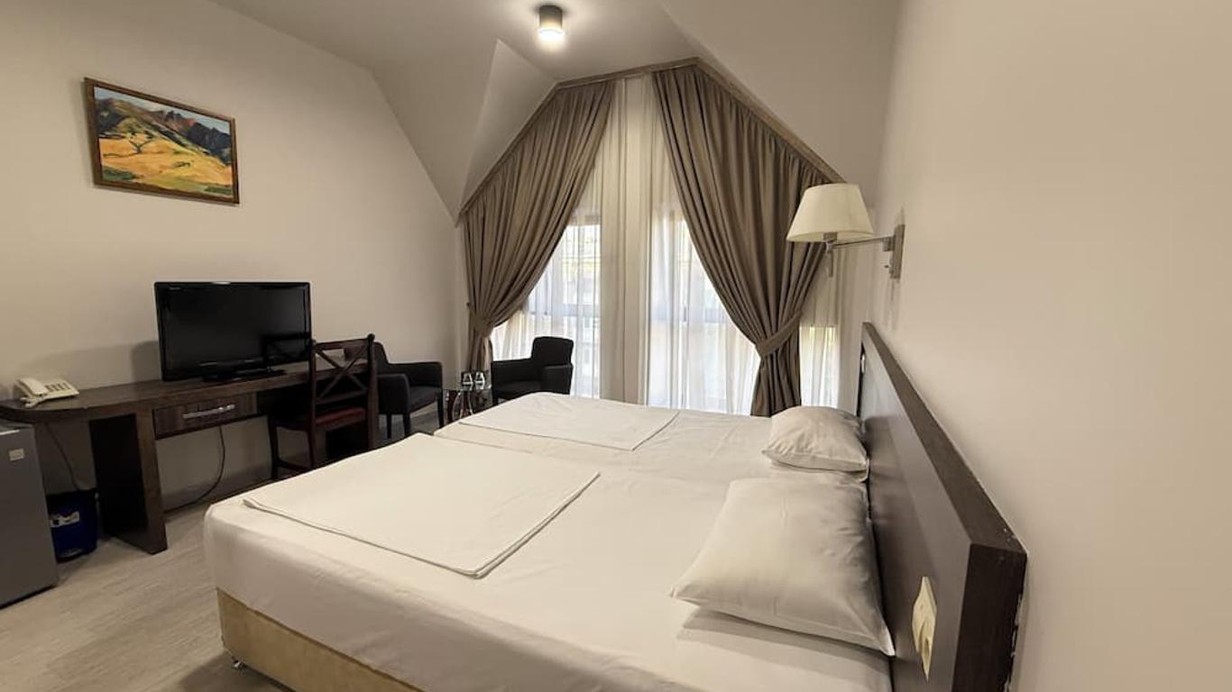 Yerevan Deluxe Hotel