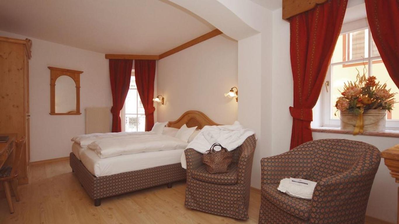 Central Hotel