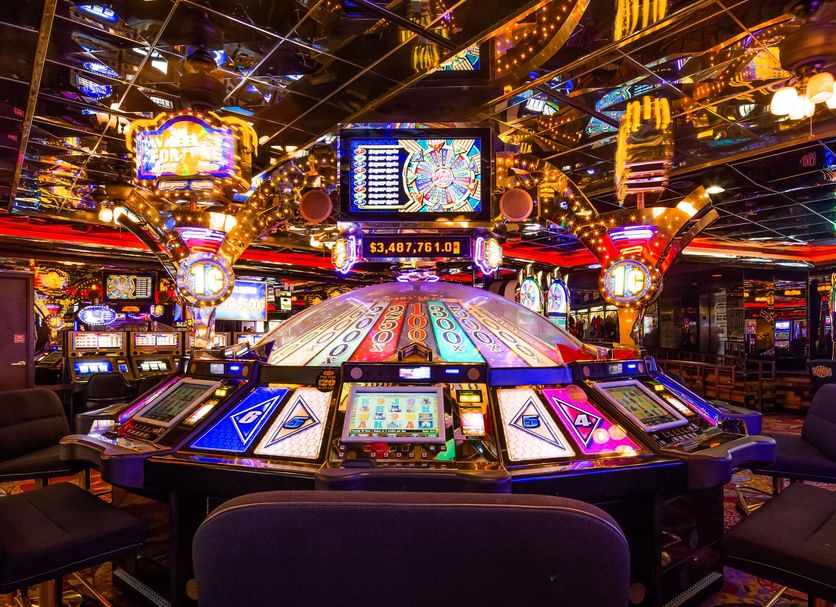 Ambiance de jeu typique d'un casino en ligne comme Vegas Plus