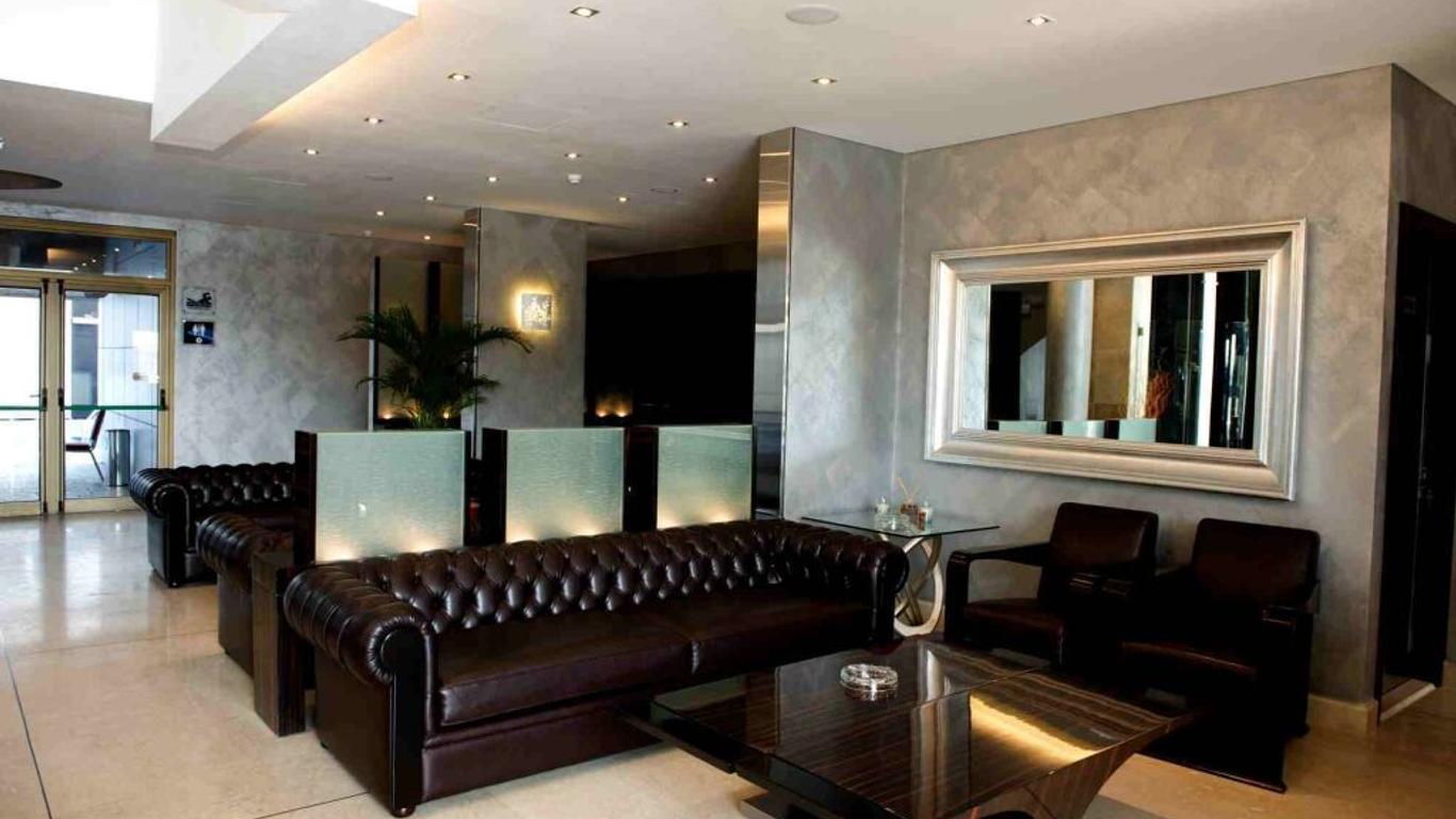 The Avenue Suites