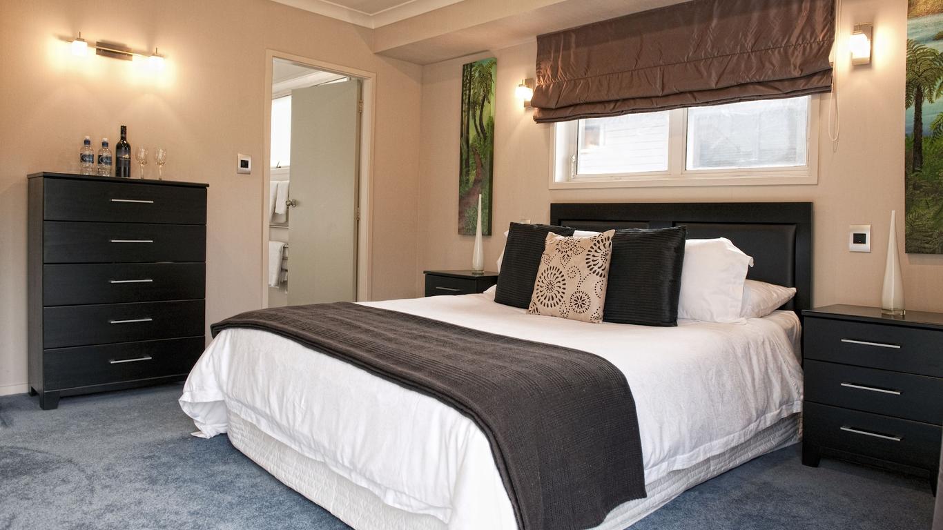 B&B @ The Redwoods