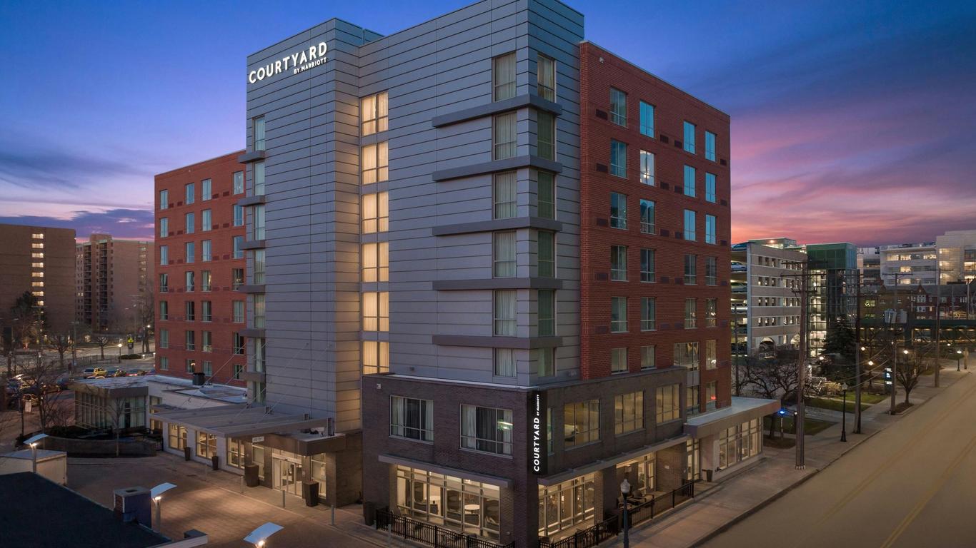 Courtyard by Marriott Cleveland University Circle
