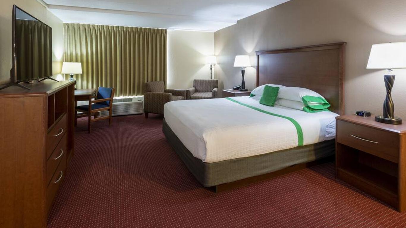 Guesthouse Inn & Suites Rochester
