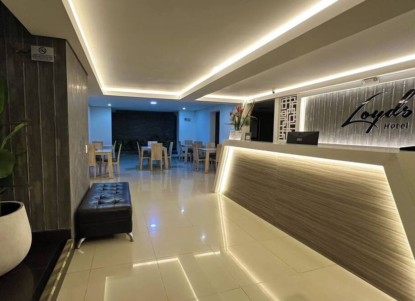 Lễ tân Ảnh