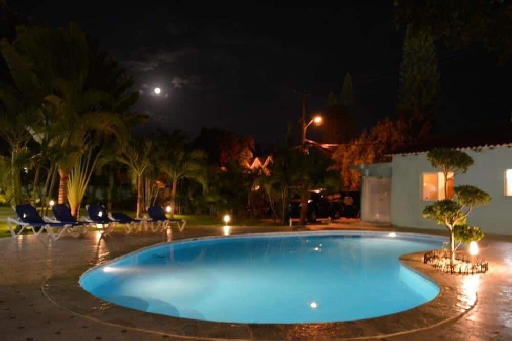 Bể bơi