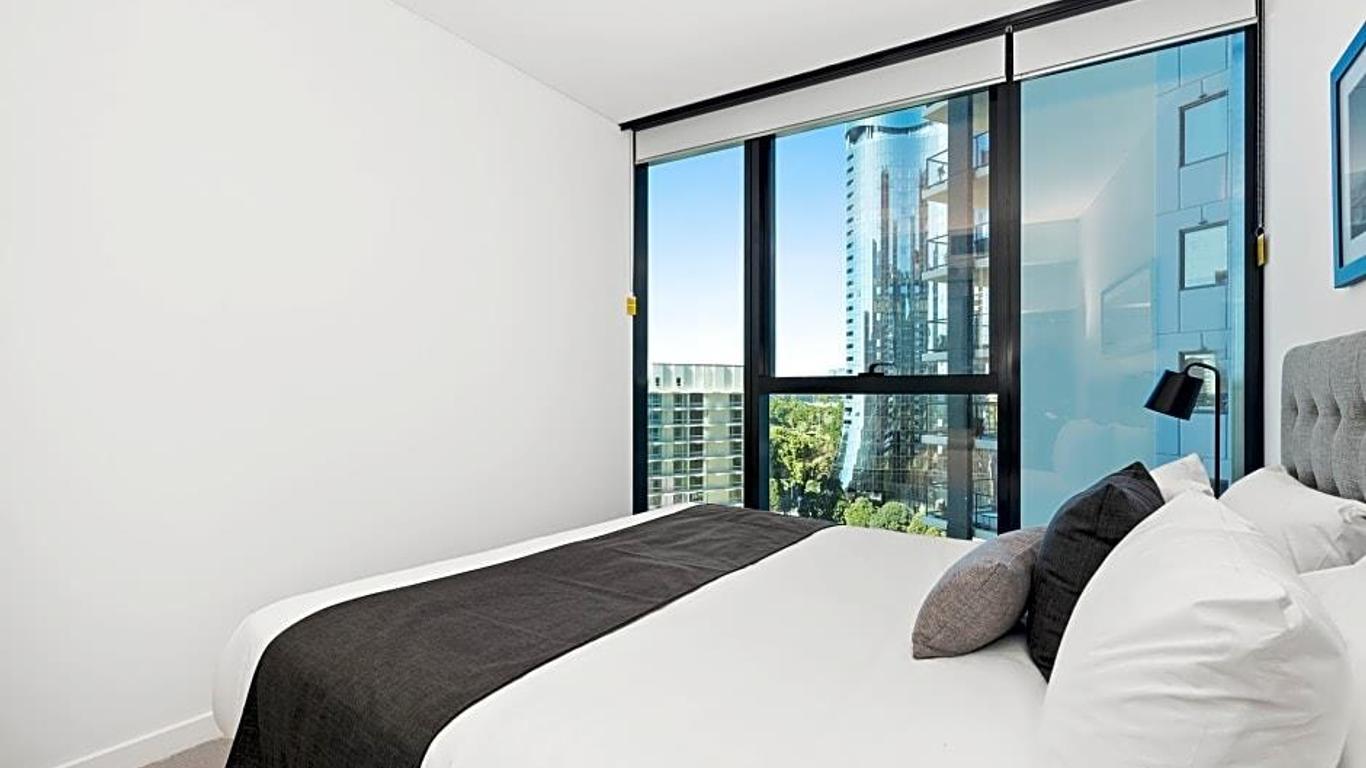 Brisbane Skytower By Cllix