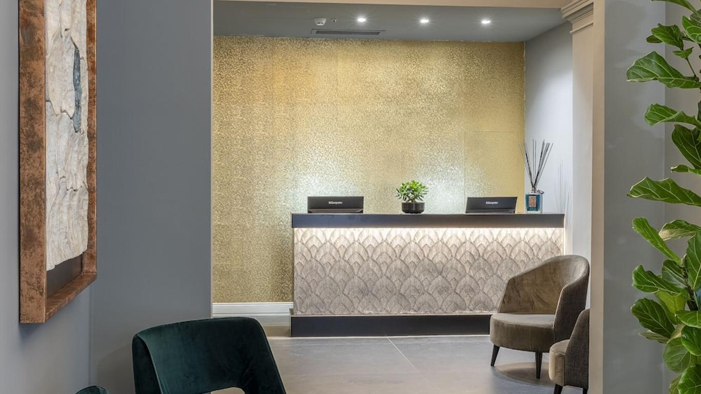 Flom Boutique Hotel