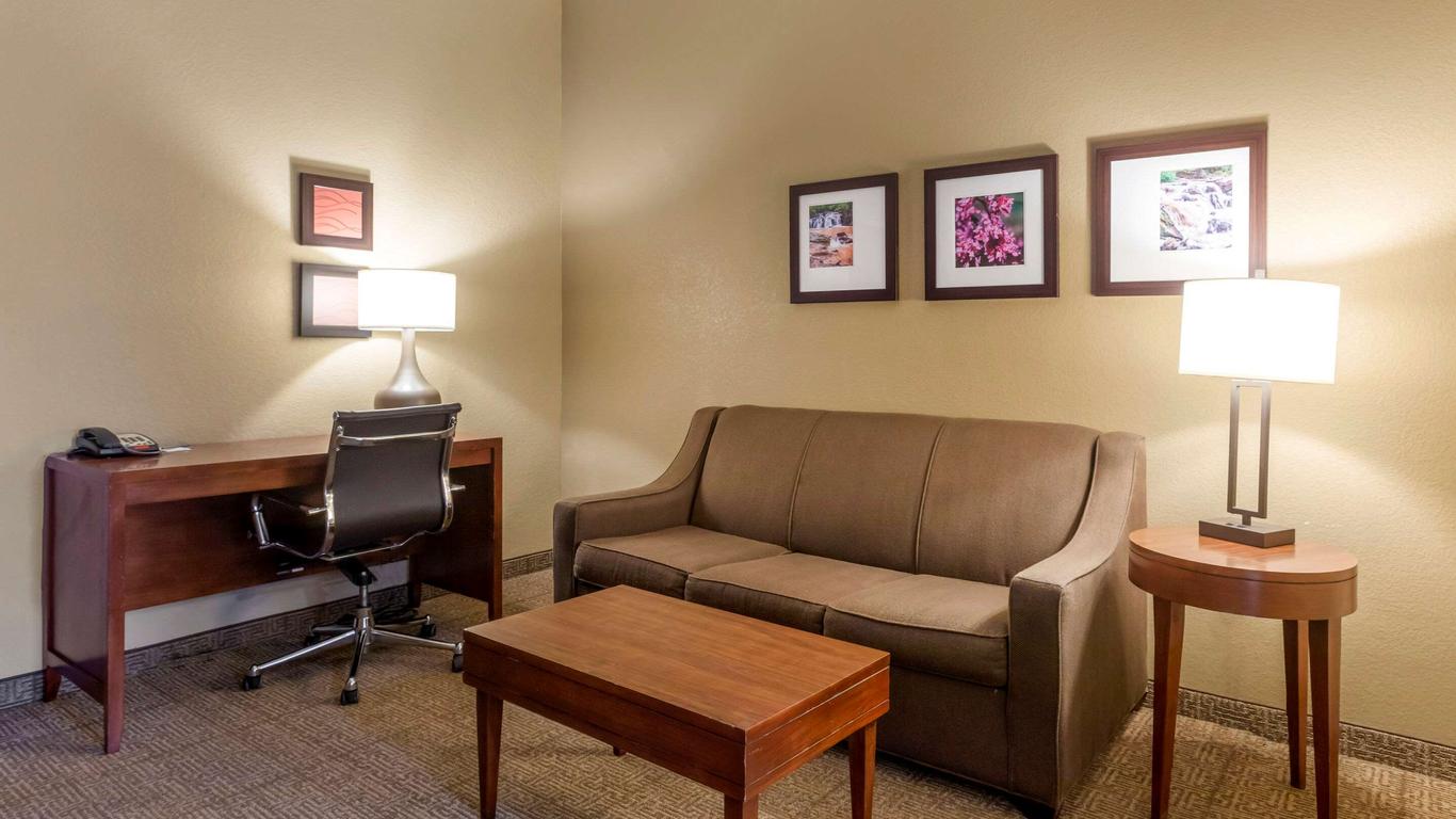 Comfort Inn & Suites Peachtree Corners