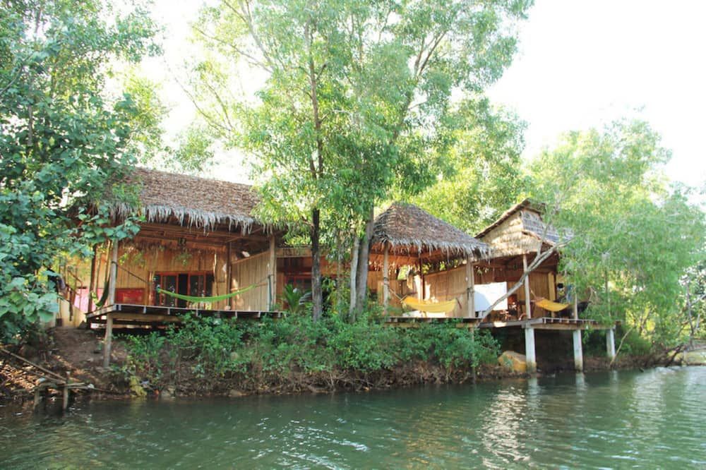 Cảnh ngoài trời